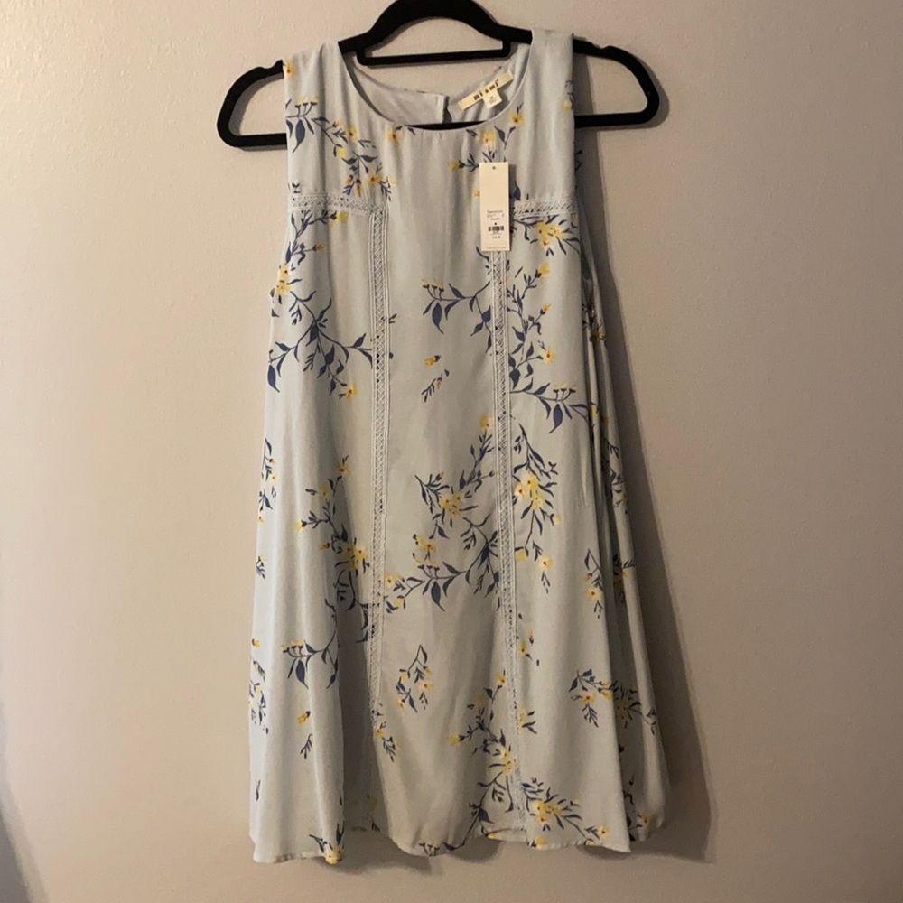 NWT FLORAL SPRING DRESS